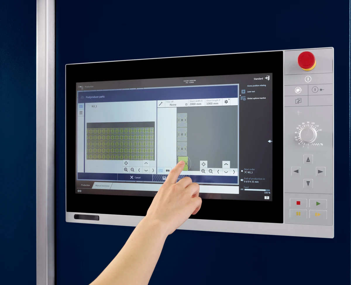 TRUMPF TruLaser control panel · 激光加工设备控制屏